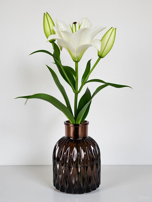 Vase med facetslebet design